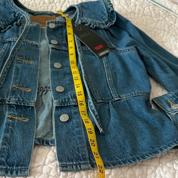Levi's Prairie Collar Denim Jacket with Ruffle Detail NWT Small - Picture 4 of 7